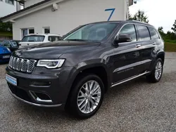 Grau Gebraucht 2019 Jeep Grand Cherokee Summit SUV | 38.000 €
