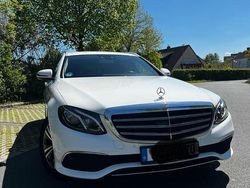 Weiß Gebraucht 2018 Mercedes E220 Limousine | 22.900 € (Superpreis)
