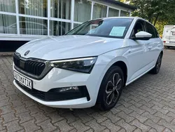 Bila moon/moon white Gebraucht 2020 Skoda Scala Drive Kleinwagen | 19.999 € (Fairer Preis)