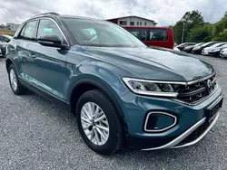 Blau Gebraucht 2024 VW T-Roc Life SUV | 23.990 € (Superpreis)