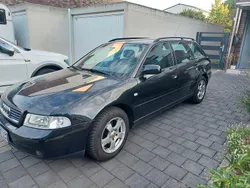 Schwarz Gebraucht 2001 Audi A4 Kombi | 900 € (Superpreis)