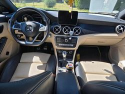 Weiß Gebraucht 2018 Mercedes CLA220 Shooting Brake AMG line Kombi | 16.300 €