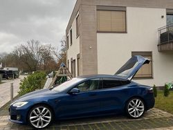 Blau Gebraucht 2019 Tesla Model S Kleinwagen | 42.500 €