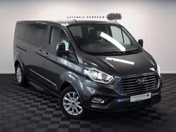 Grau Gebraucht 2023 Ford Tourneo Custom ST Van / Kleinbus | 45.500 € (Fairer Preis)
