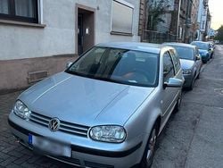 Silber Gebraucht 2002 VW Golf IV Kleinwagen | 700 € (Superpreis)