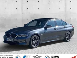 Mineralgrau (metallic) Gebraucht 2022 BMW 330e Sport Line Limousine | 38.530 € (Fairer Preis)