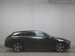 Schwarz Gebraucht 2022 Mercedes CLA200 Shooting Brake Kombi | 24.480 € (Guter Preis)