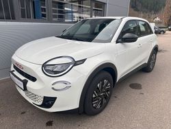 Weiß Gebraucht 2024 Fiat 600E Red SUV | 29.550 € (Etwas zu teuer)