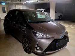 Beige Gebraucht 2018 Toyota Yaris Hybrid Style Kleinwagen | 13.800 € (Guter Preis)
