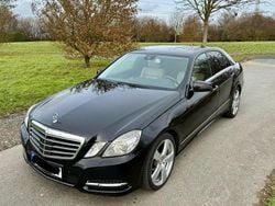 Schwarz Gebraucht 2011 Mercedes E350 Avantgarde Limousine | 12.000 € (Fairer Preis)