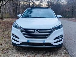 Weiß Gebraucht 2016 Hyundai Accent SUV | 12.000 €