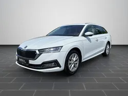 Moonweiß perleffekt (metallic) Gebraucht 2024 Skoda Octavia Style Limousine | 24.980 € (Guter Preis)