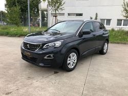 Grau Gebraucht 2018 Peugeot 3008 Active Van / Kleinbus | 11.990 € (Fairer Preis)