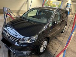 Schwarz Gebraucht 2014 VW Touran Cup Van / Kleinbus | 7.000 €
