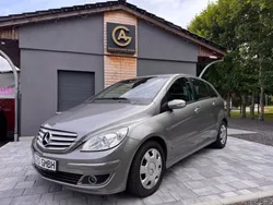 Grau Gebraucht 2006 Mercedes B180 Van / Kleinbus | 3.470 € (Fairer Preis)