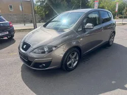 Grau Gebraucht 2014 Seat Altea 4You Van / Kleinbus | 5.900 € (Fairer Preis)