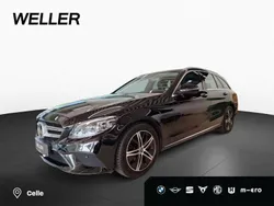 Farbe: schwarz (schwarz) Gebraucht 2020 Mercedes C220 Avantgarde Kombi | 24.790 € (Guter Preis)