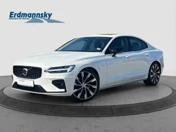 Crystal white pearl (weiß) Gebraucht 2024 Volvo S60 Plus Limousine | 35.460 € (Guter Preis)