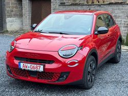 Solid red vr111 Gebraucht 2024 Fiat 600E Red SUV | 23.850 € (Guter Preis)