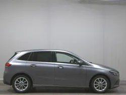 Grau Gebraucht 2020 Mercedes B200 Progressive Van / Kleinbus | 14.980 € (Superpreis)
