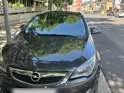 Grau Gebraucht 2012 Opel Astra Kombi | 5.400 € (Etwas zu teuer)