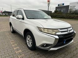 Weiß Gebraucht 2015 Mitsubishi Outlander Plus SUV | 9.000 € (Fairer Preis)