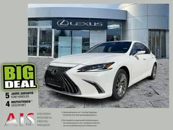 Sonic white Gebraucht 2023 Lexus ES300H Luxury Line Limousine | 47.990 € (Teuer)