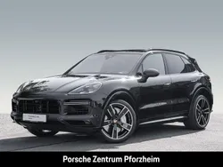 Tiefschwarzmetallic Gebraucht 2022 Porsche Cayenne Turbo SUV | 106.880 €