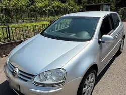Silber Gebraucht 2006 VW Golf V Limousine | 2.500 € (Fairer Preis)