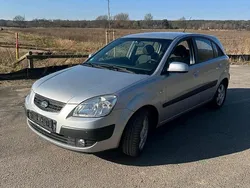Silber Gebraucht 2007 Kia Rio Limousine | 1.450 €