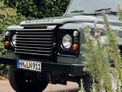 Grün Gebraucht 2015 Land Rover Defender Kombi | 52.400 € (Fairer Preis)