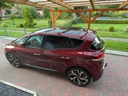 Rot Gebraucht 2017 Renault Scénic IV Bose Edition Van / Kleinbus | 14.990 € (Fairer Preis)