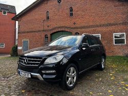 Schwarz Gebraucht 2011 Mercedes ML350 SUV | 17.699 € (Guter Preis)