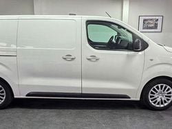 Weiß Gebraucht 2021 Opel Vivaro Edition Van | 11.900 € (Superpreis)