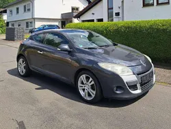 Grau eclipse Gebraucht 2010 Renault Mégane Coupé Dynamique Coupé | 3.290 € (Fairer Preis)