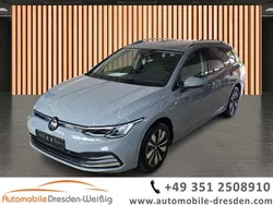 Mondsteingrau Gebraucht 2024 VW Golf VIII Move Kombi | 24.890 € (Fairer Preis)