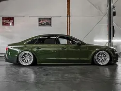 Grün Gebraucht 2011 Audi A8 Limousine | 30.777 €