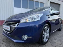 Blau Gebraucht 2012 Peugeot 208 Allure Kleinwagen | 4.700 € (Fairer Preis)