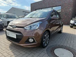 Braun Gebraucht 2015 Hyundai i10 Style Kleinwagen | 10.980 € (Fairer Preis)