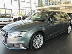Grau Gebraucht 2016 Audi A3 Sport Limousine | 15.999 € (Guter Preis)