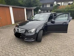 Grau Gebraucht 2013 Mercedes C180 Limousine | 10.999 €