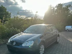 Blau Gebraucht 2004 VW Golf V Kleinwagen | 1.199 €