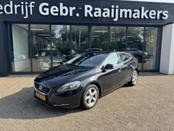 Schwarz Gebraucht 2014 Volvo V40 Momentum Kombi | 6.900 € (Guter Preis)