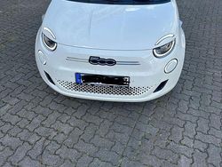 Weiß Gebraucht 2021 Fiat 500e Icon Cabrio | 18.700 € (Guter Preis)
