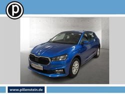 Blau Gebraucht 2023 Skoda Fabia Ambition Limousine | 14.612 € (Guter Preis)