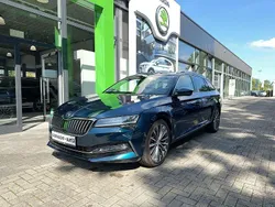 Lavablau metallic met. Gebraucht 2021 Skoda Superb LAURIN & KLEMENT Kombi | 31.990 € (Fairer Preis)