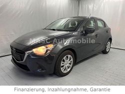 Grau Gebraucht 2017 Mazda 2 Center-Line Limousine | 8.600 € (Guter Preis)