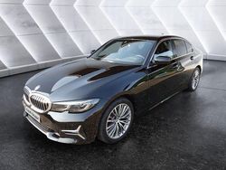 Schwarz Gebraucht 2022 BMW 318 Luxury Line Limousine | 25.900 € (Fairer Preis)