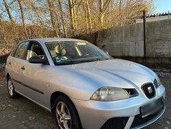 Silber Gebraucht 2006 Seat Ibiza Limousine | 2.100 € (Etwas zu teuer)