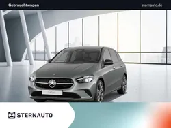 Grau Gebraucht 2023 Mercedes B220 Van / Kleinbus | 30.940 € (Guter Preis)